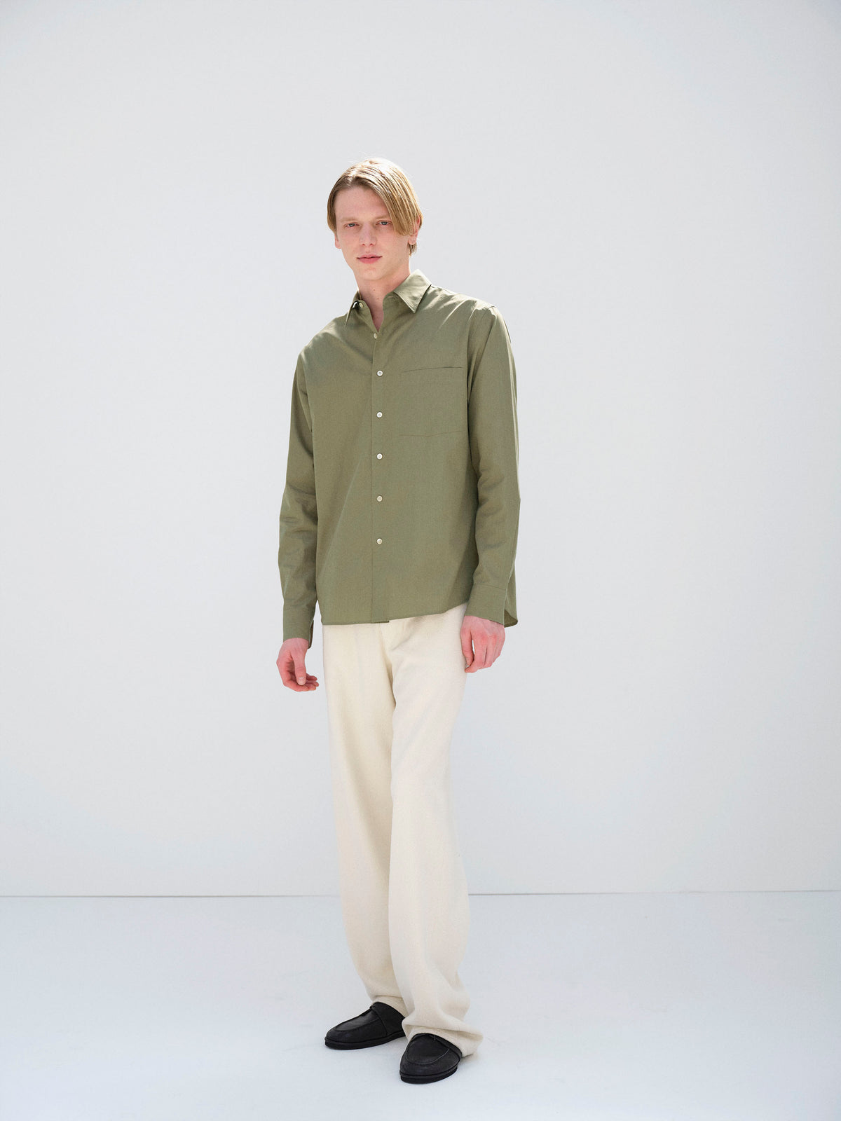 FINX LIGHT WEATHER CHAMBRAY SHIRT