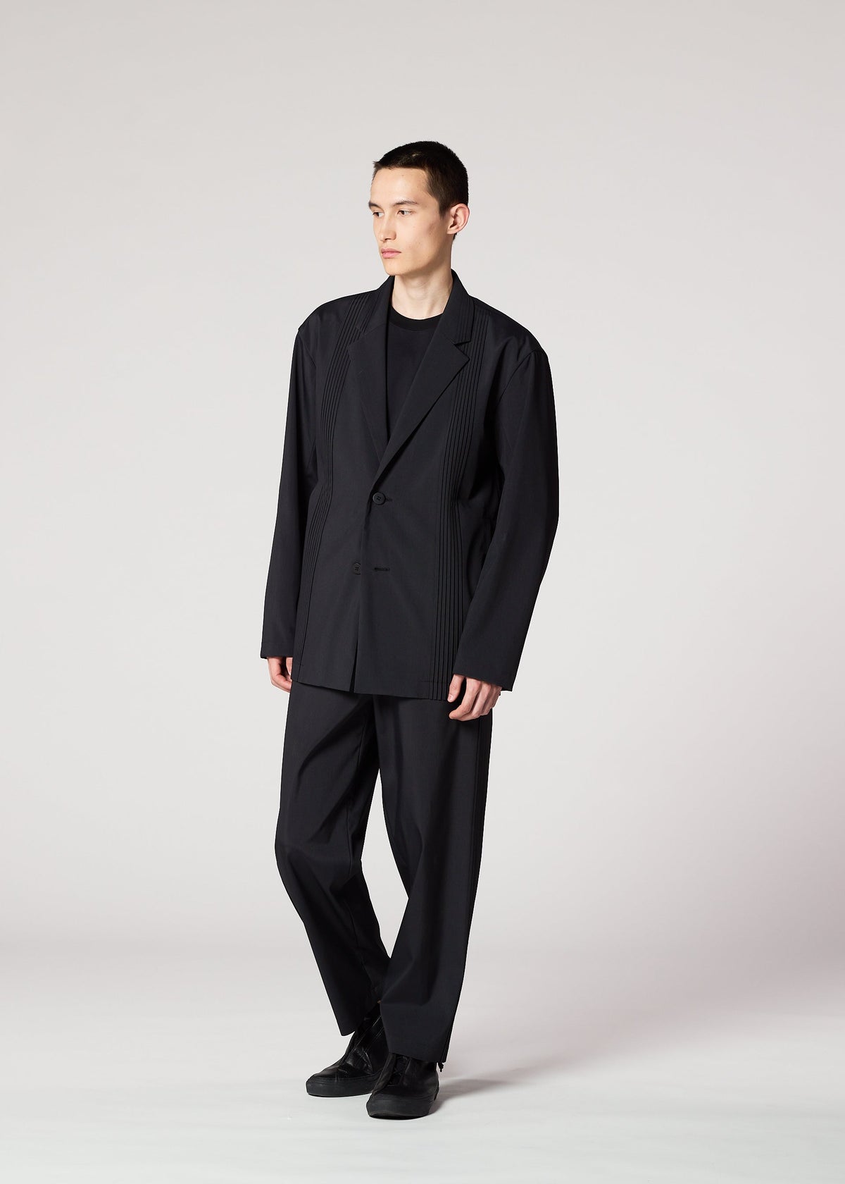 Air Pleats Black