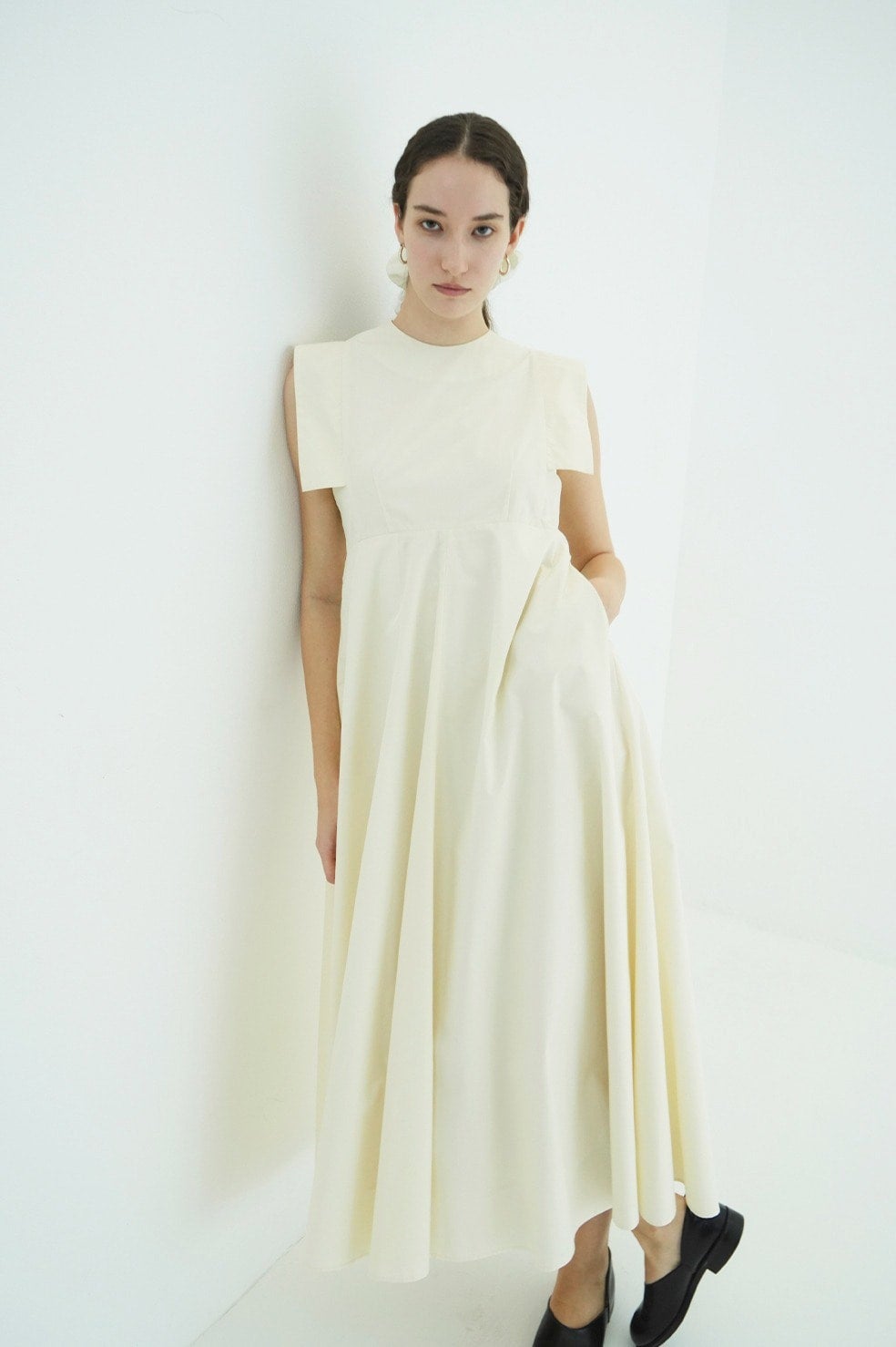 SQUARE SLEEVE ONEPIECE