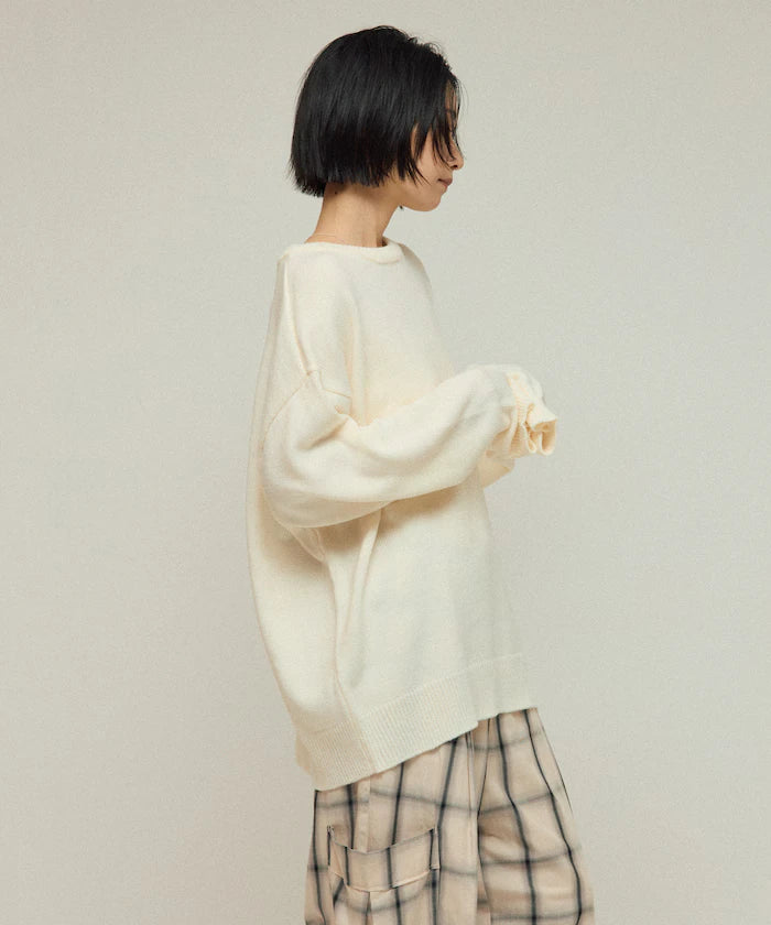 Sweat-like Lettered Knit / Jacquard Knit
