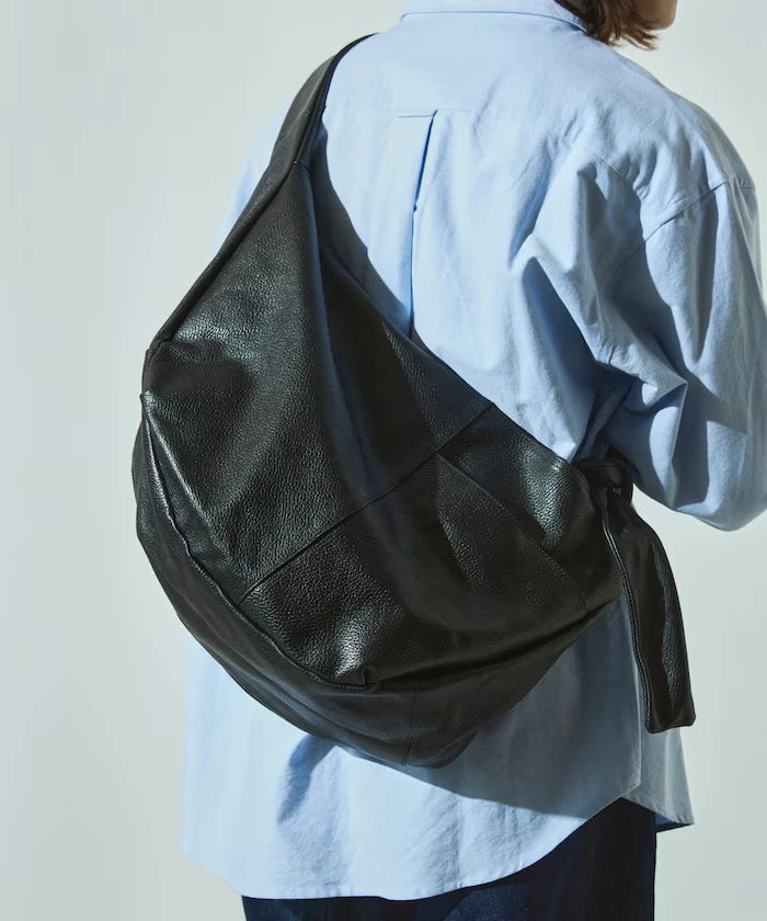 Leather Banana Big Shoulder Bag / Leather Banana Big Shoulder / Messenger Bag / Cowhide / Water-Repellent Leather