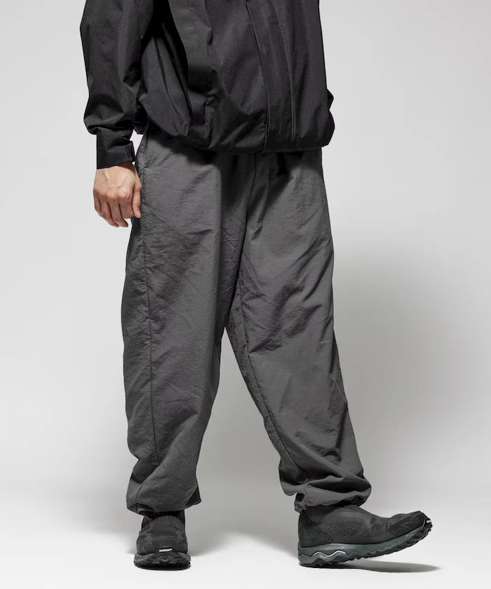 Wide Straight Nylon Track Pants / Tapered Silhouette Easy Nylon Pants