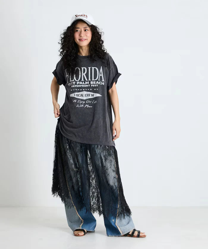 T-shirt lace docking one-piece