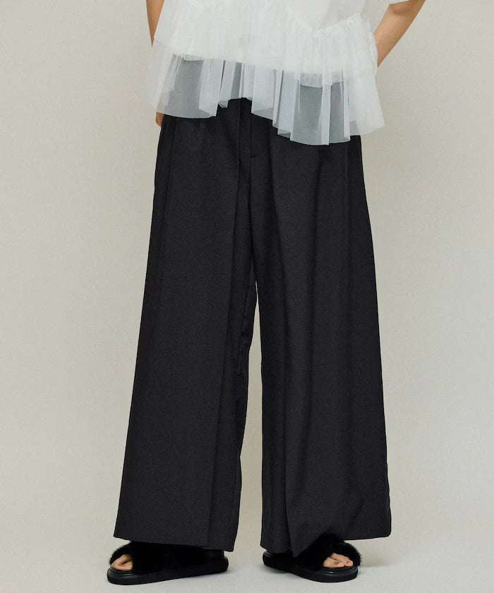 Front Tuck Wide Slack Pants / Loose Silhouette