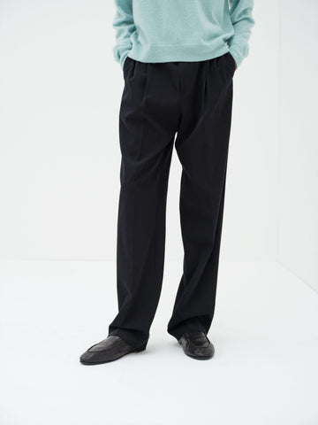 LIGHT WOOL MAX GABARDINE TWO-TUCK SLACKS