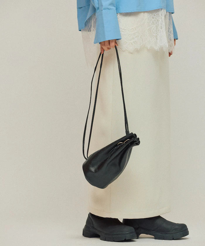 Leather Drawstring Shoulder Bag / Cowhide / Water-Repellent Leather