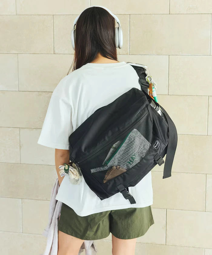 EXPANDER MESSENGER BAG Messenger Bag Water Resistant