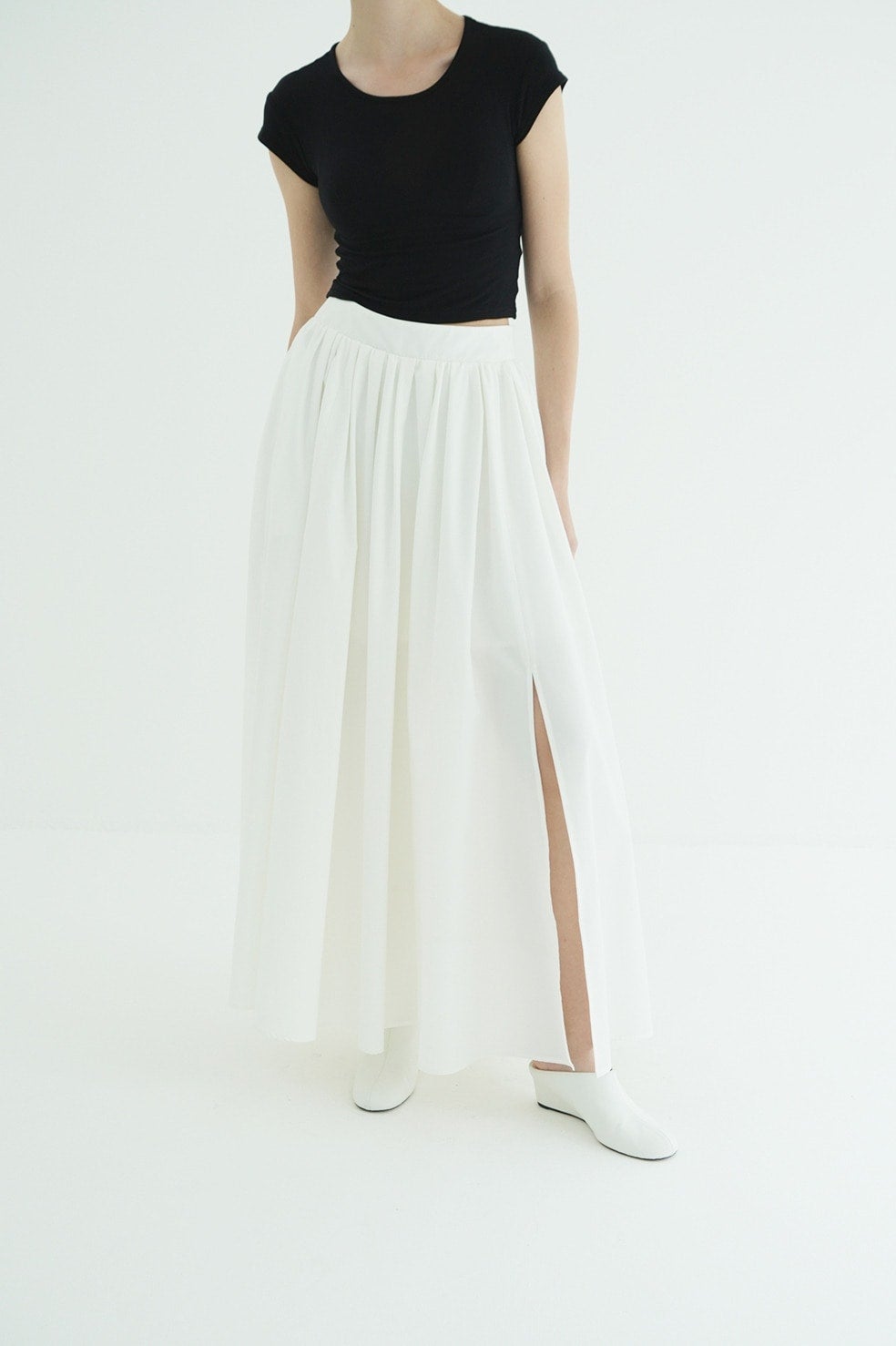 SLIT FLARE SKIRT