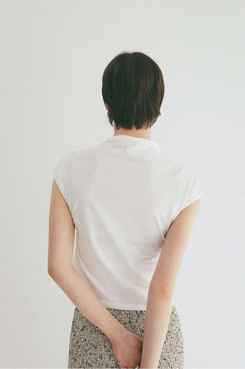 UP NECK COMPACT TOPS