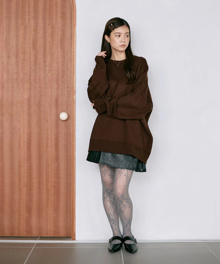 Sweat-like Lettered Knit / Jacquard Knit