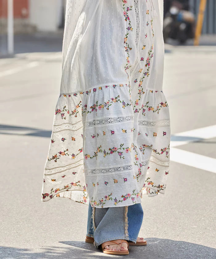 Dobby Floral Embroidery x Lace Dress