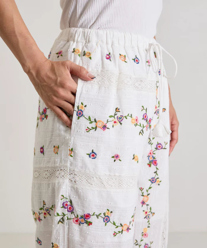 Dobby Floral Embroidery x Lace Pants