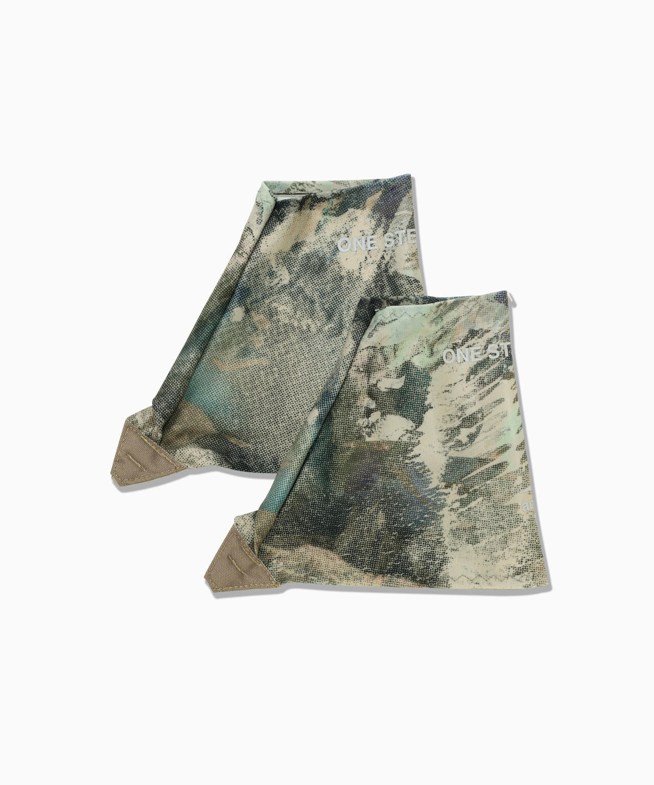 Altra × and wander  graphic trail gaiter