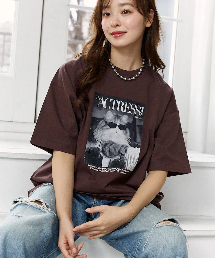 <Functional Material> MAGAZINE Cat Photo T-Shirt Limited Release