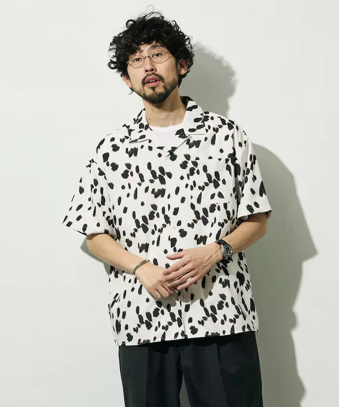 Open Collar Pattern Short Sleeve Shirt