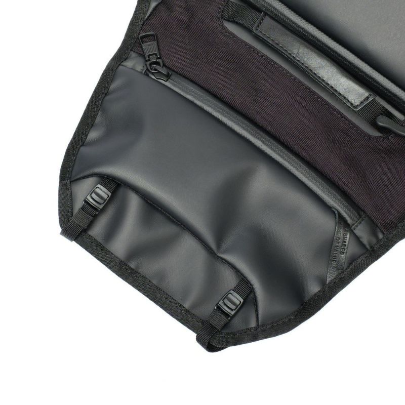 BLEISURE TRAVEL SHOULDER