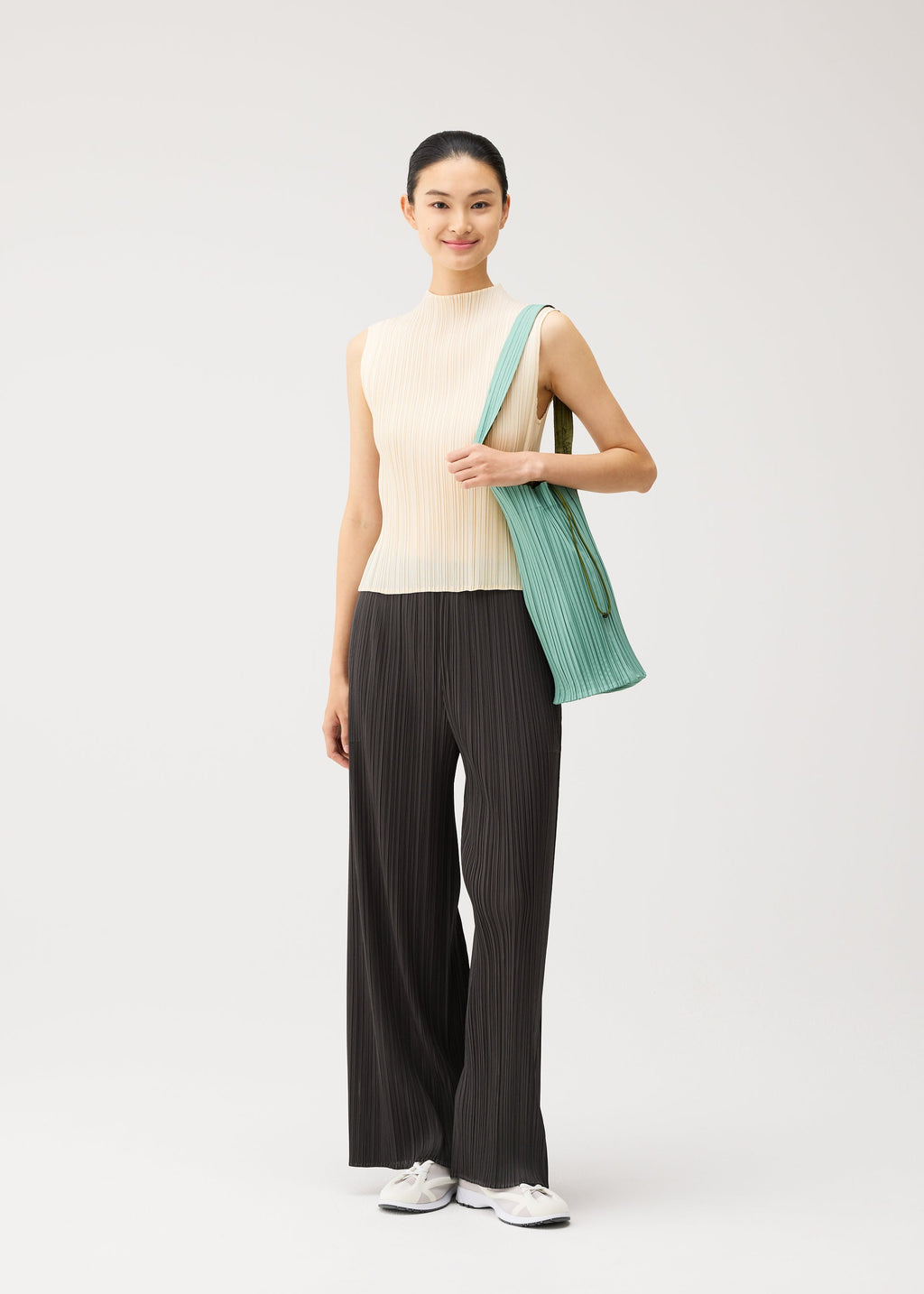 Pleats Swan Bag