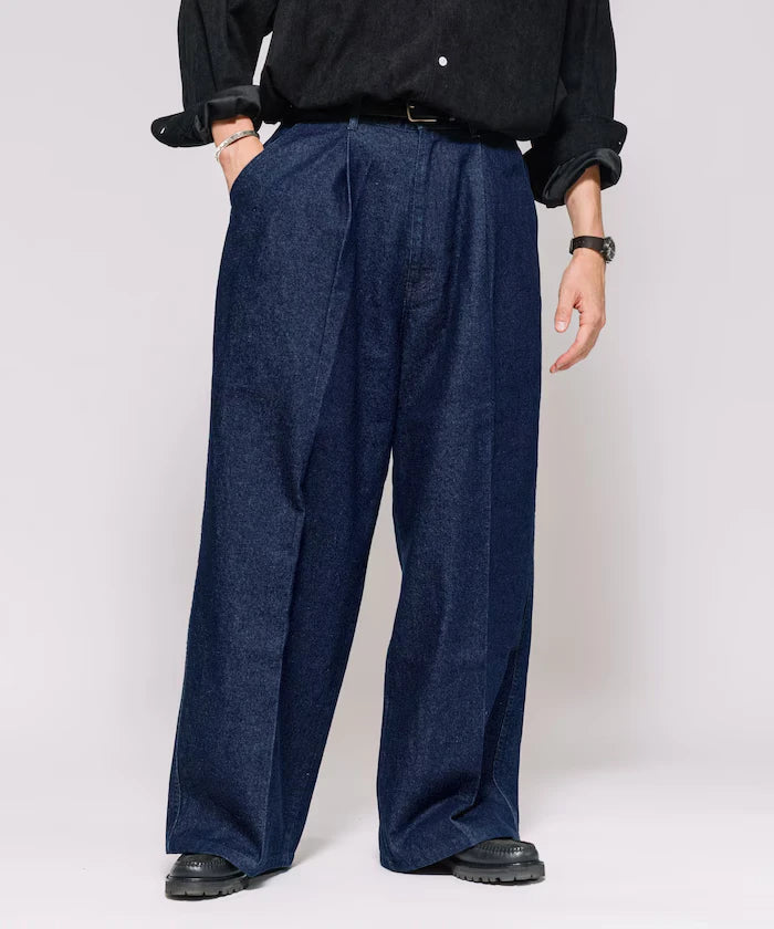 Wide Silhouette Straight Denim