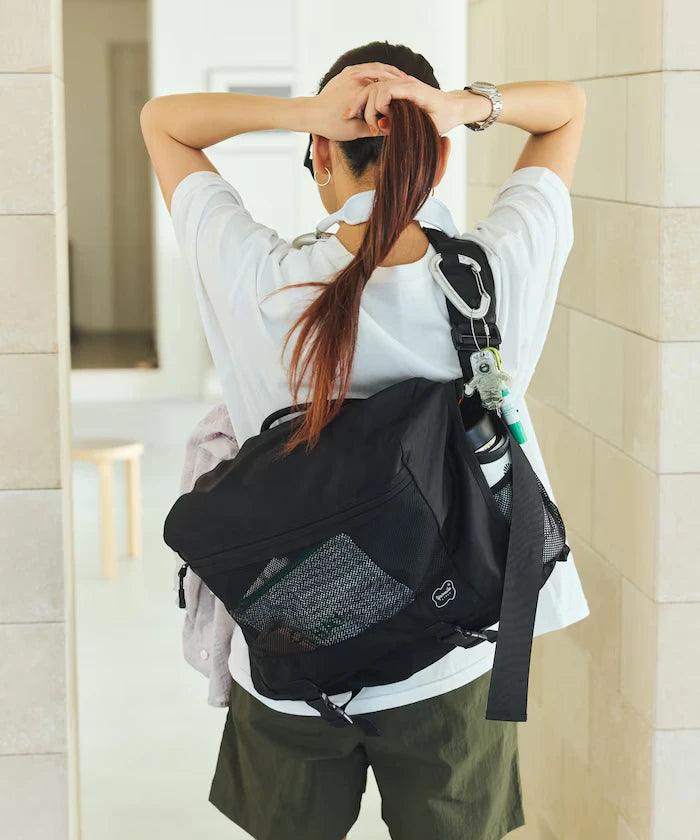 EXPANDER MESSENGER BAG Messenger Bag Water Resistant