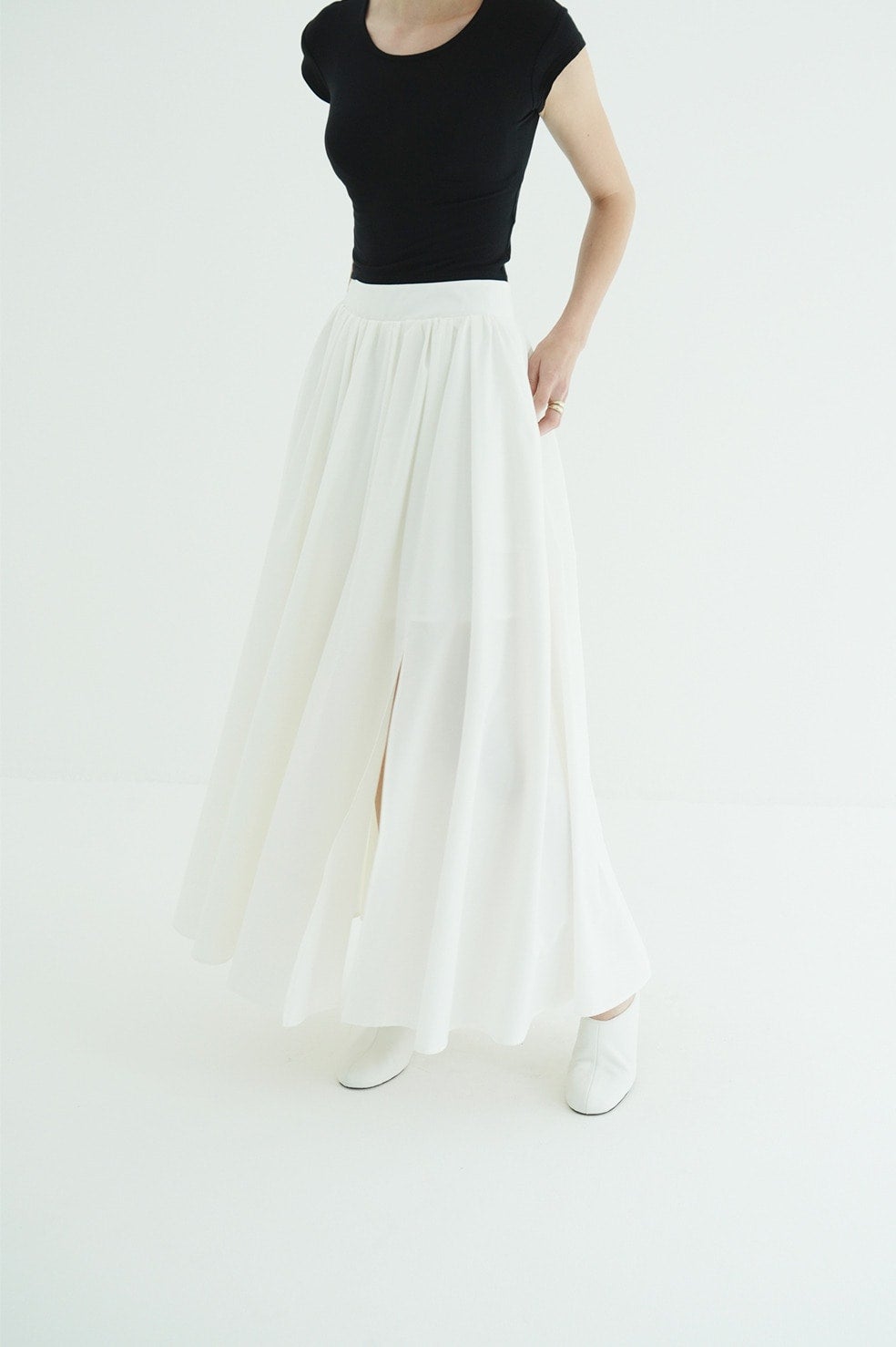 SLIT FLARE SKIRT