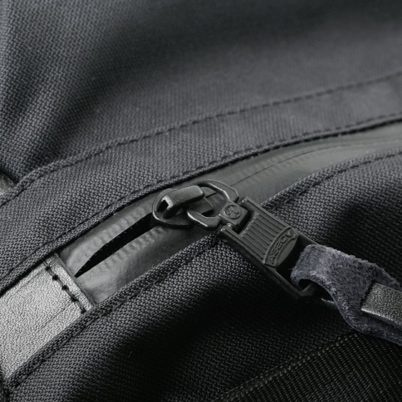 CORDURA DOBBY 305D ROUND ZIP BACK PACK
