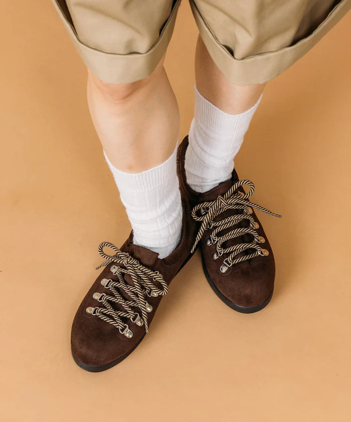 Low-Cut Mountain Design Sneakers