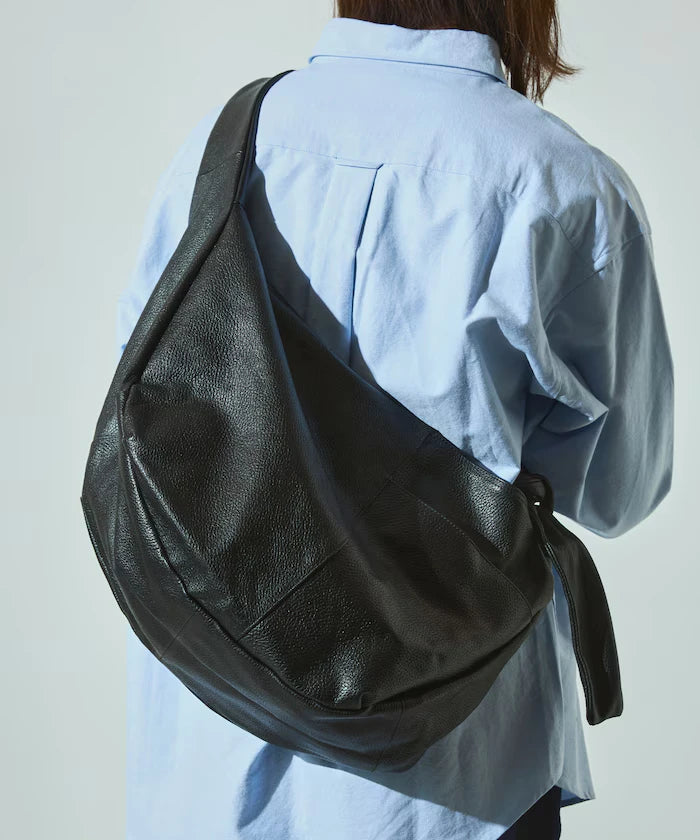 Leather Banana Big Shoulder Bag / Leather Banana Big Shoulder / Messenger Bag / Cowhide / Water-Repellent Leather