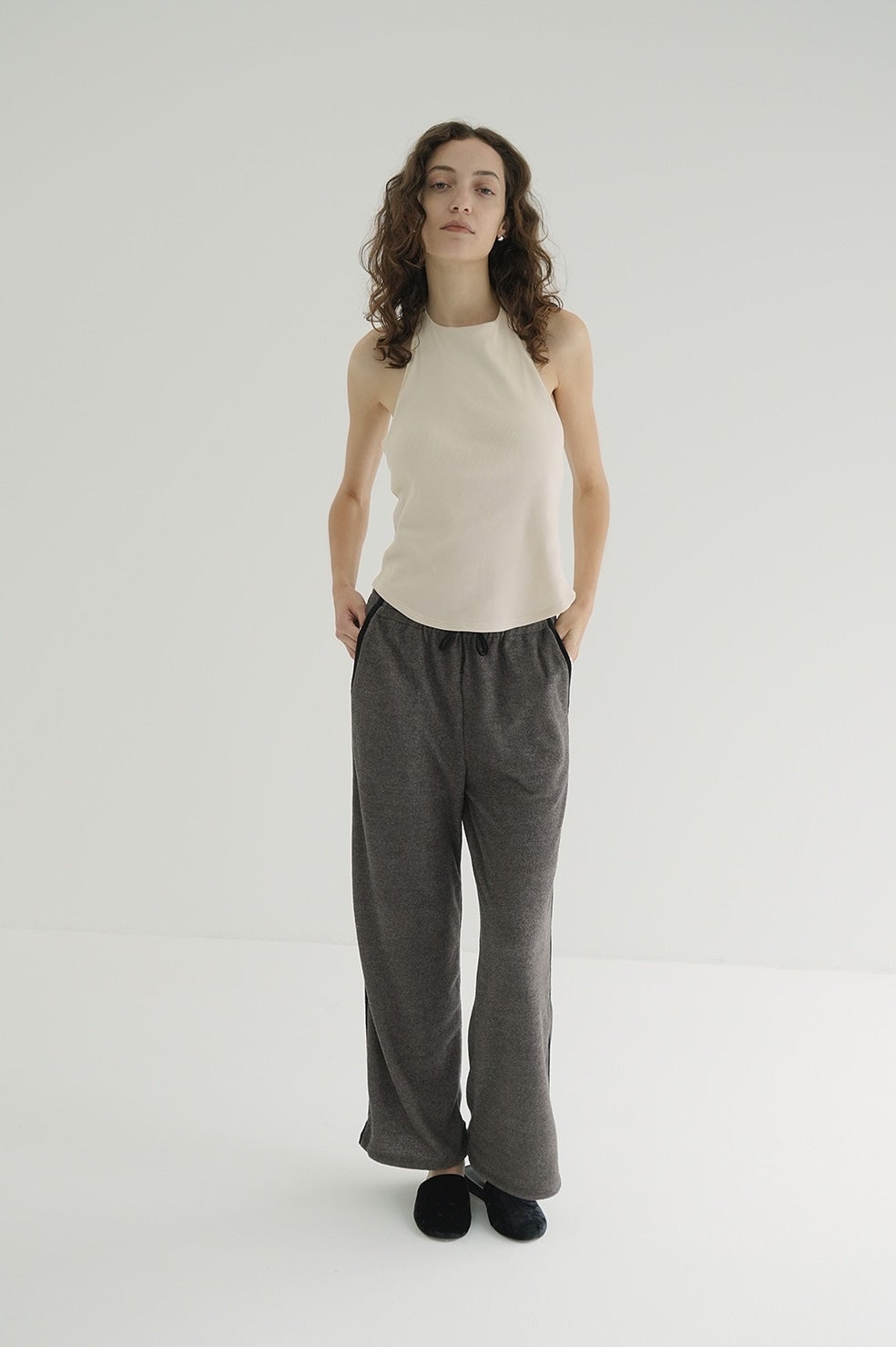 HALTER NECK CUP IN RIB TOPS