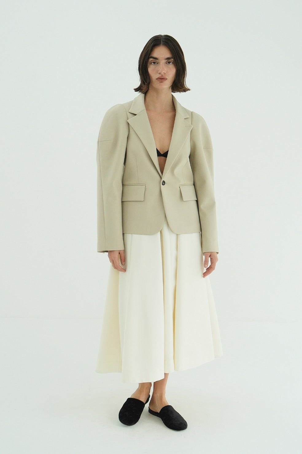 SCULPTED SLEEVE COMPACT JACKET