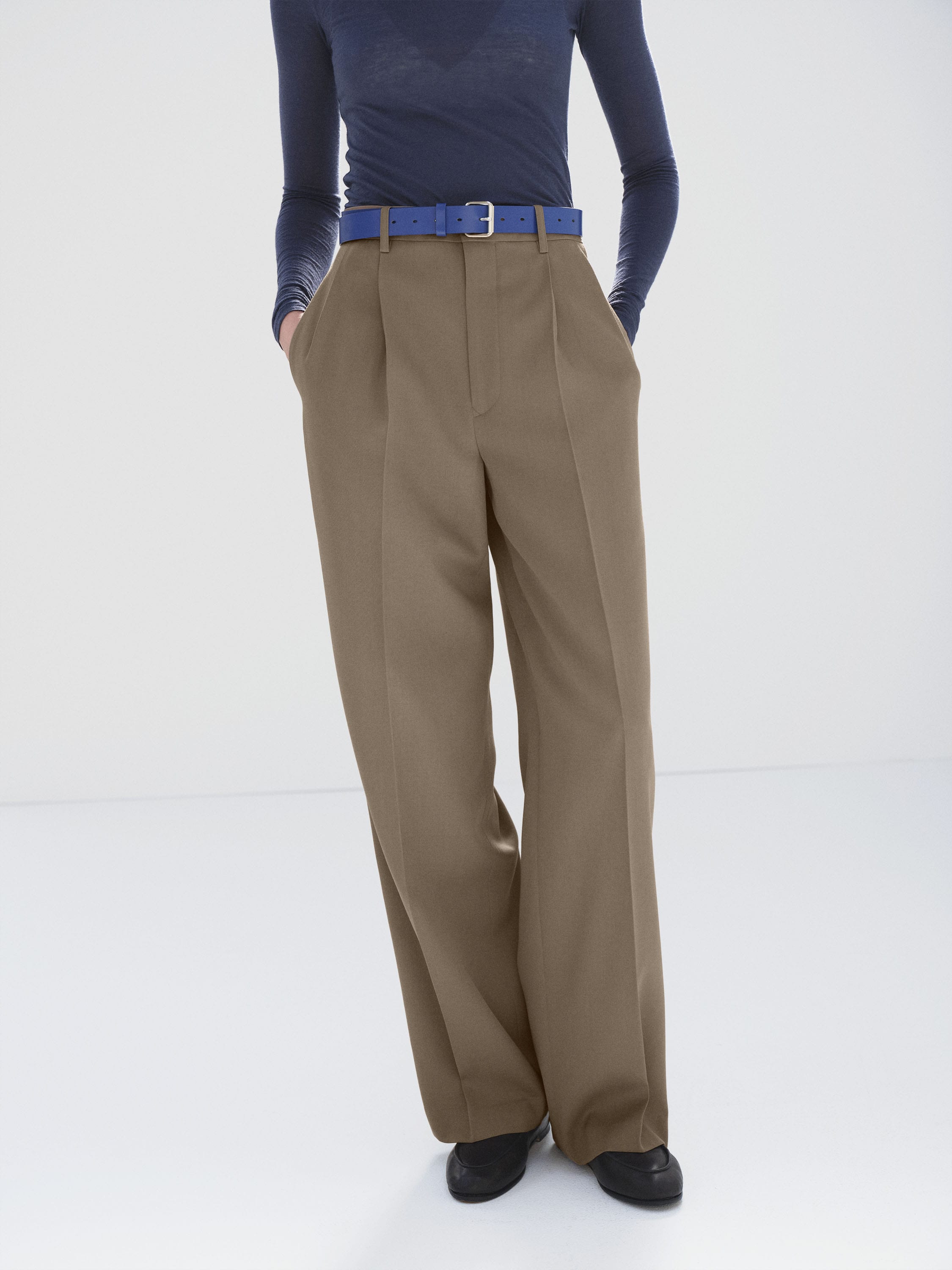 LIGHT WOOL MAX GABARDINE TWO-TUCK SLACKS