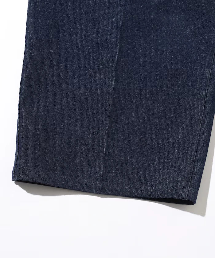 Wide Silhouette Straight Denim
