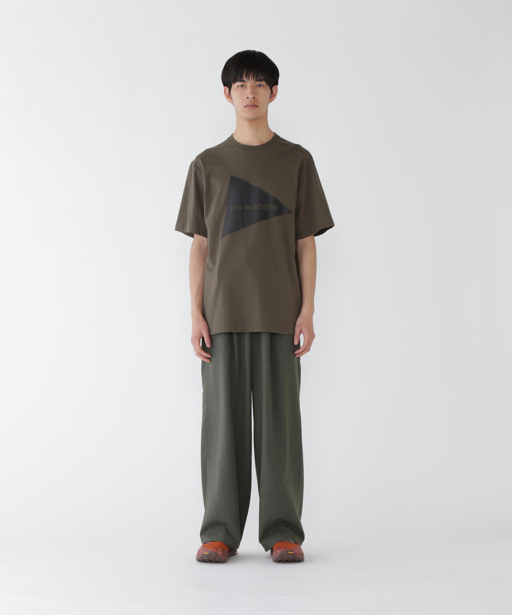 and wander logo SS T