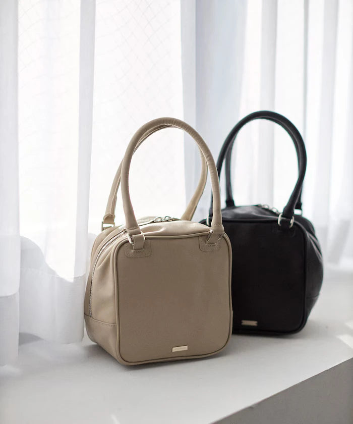 Leather Cubic Boston Bag / Cowhide / Water-Repellent Leather