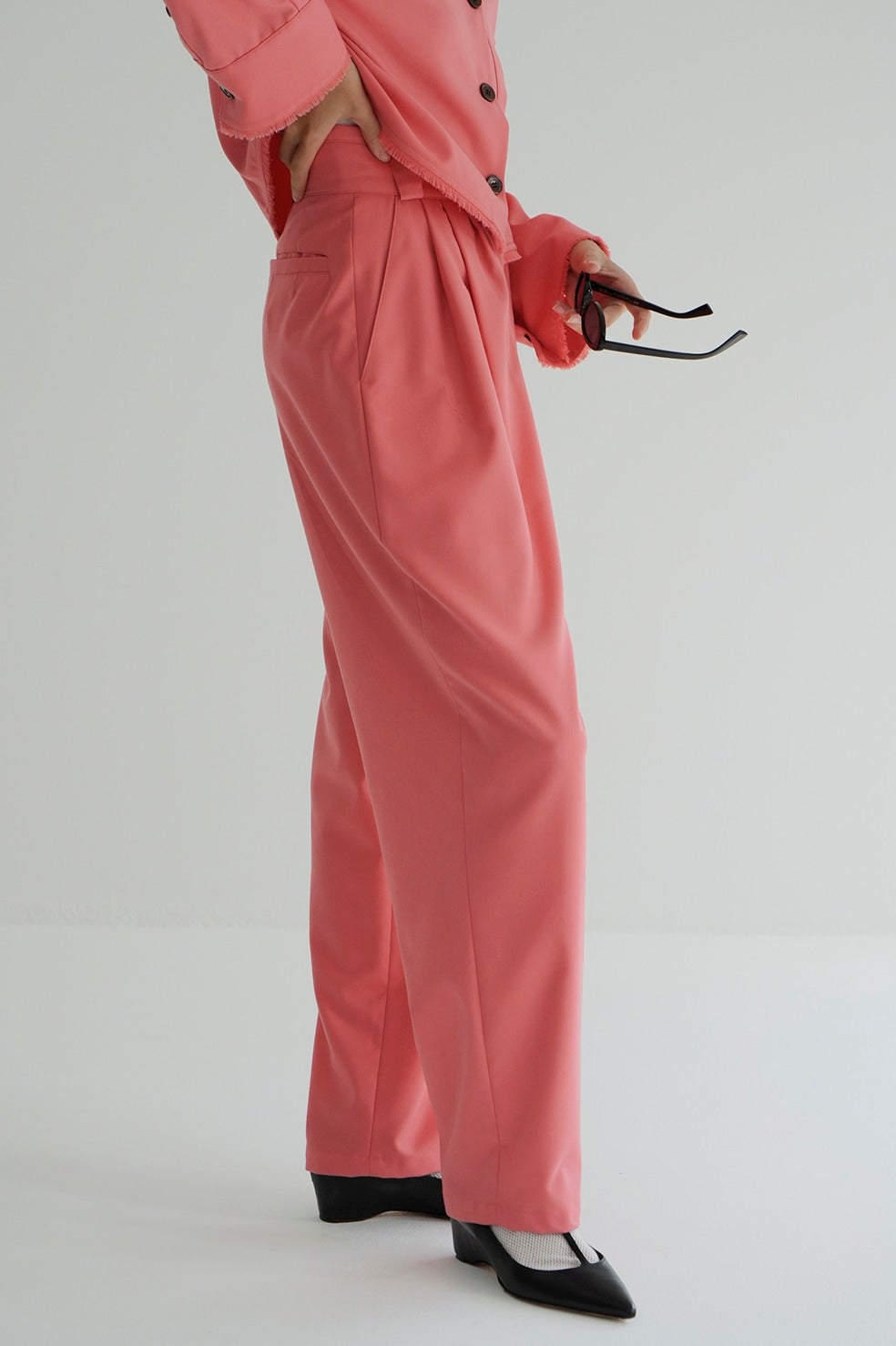 WIDE BELT TUCK PANTS