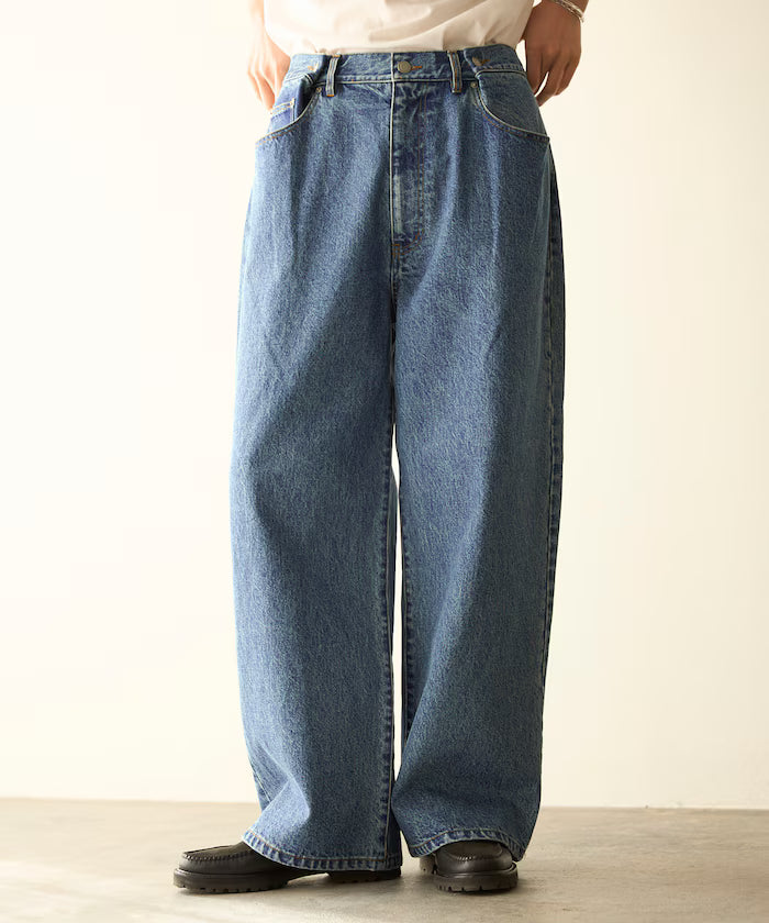 Design Tuck Japan Denim / Wide Silhouette