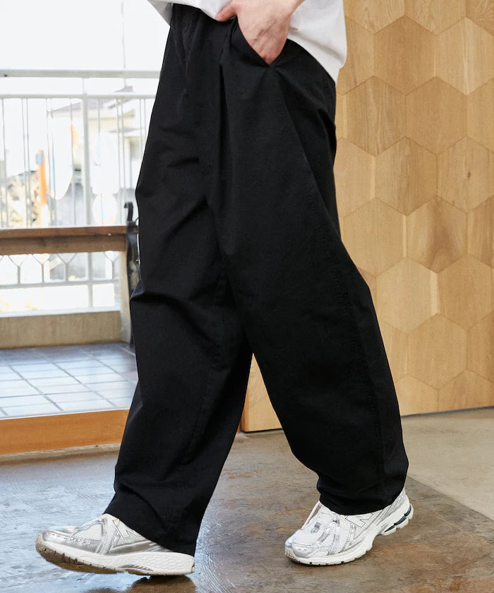 LOVE POP STUDIO Tuck Curve Pants Limited Edition