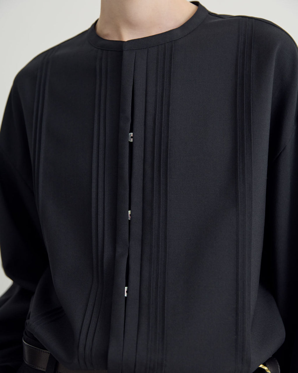 PIN TUCK STAND COLLAR BLOUSE