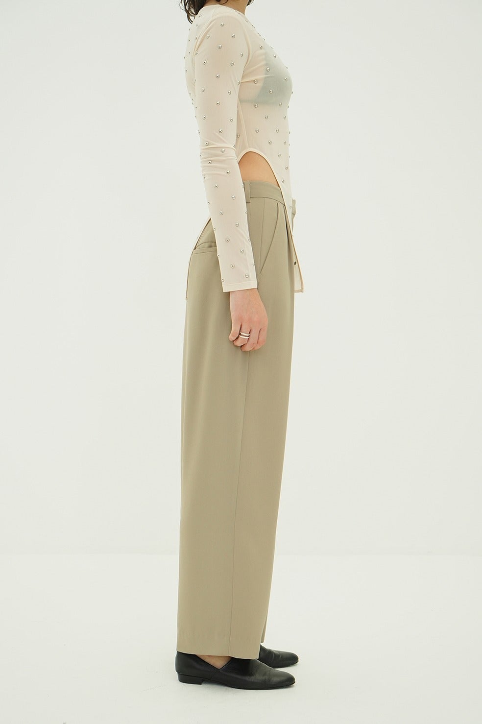 BASIC TUCK PANTS