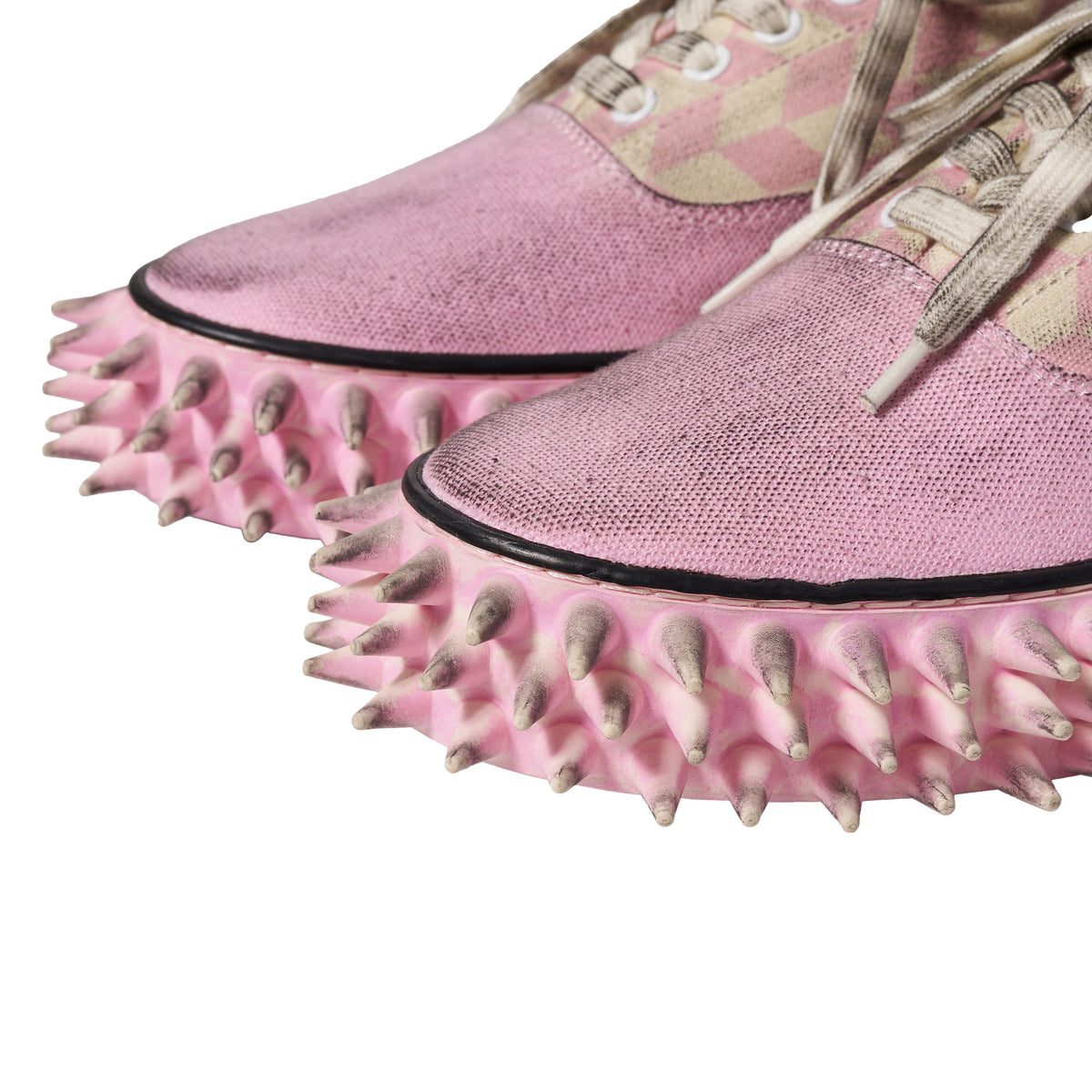 DIRTY SPIKE CANVAS SNEAKER