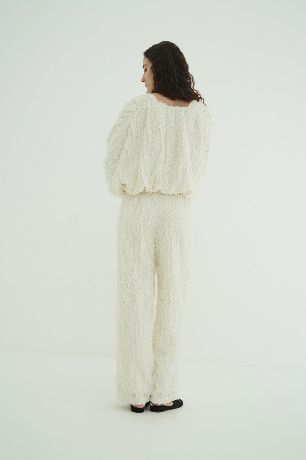 TOPSTITCHED FRILL STRAIGHT PANTS