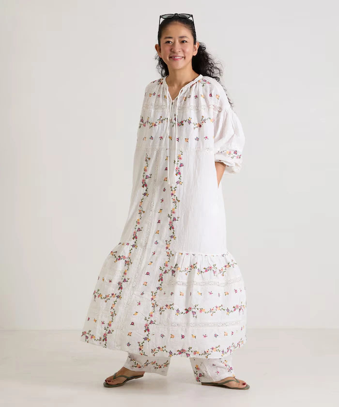 Dobby Floral Embroidery x Lace Dress