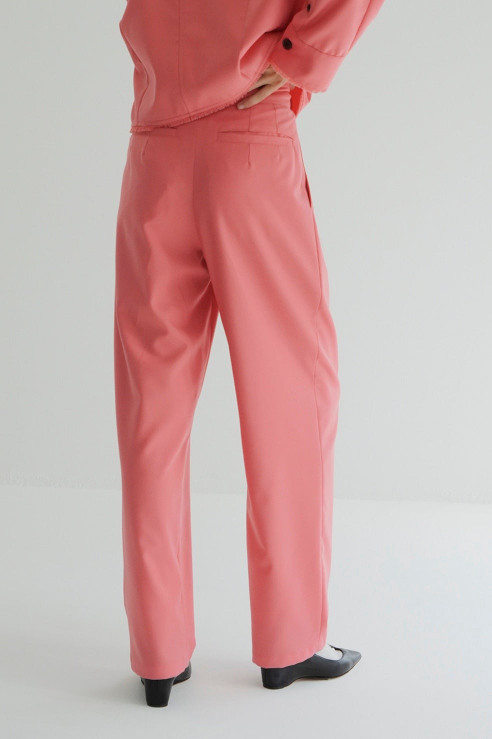 WIDE BELT TUCK PANTS
