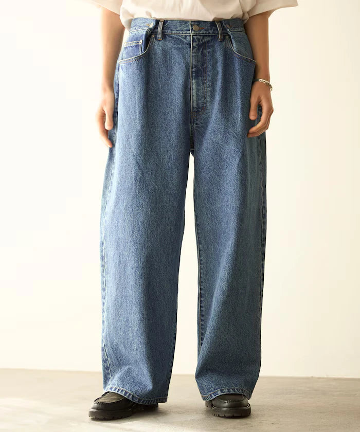 Design Tuck Japan Denim / Wide Silhouette