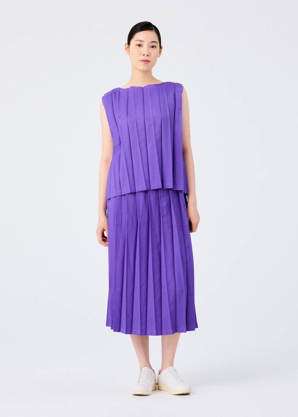 Cross Pleats