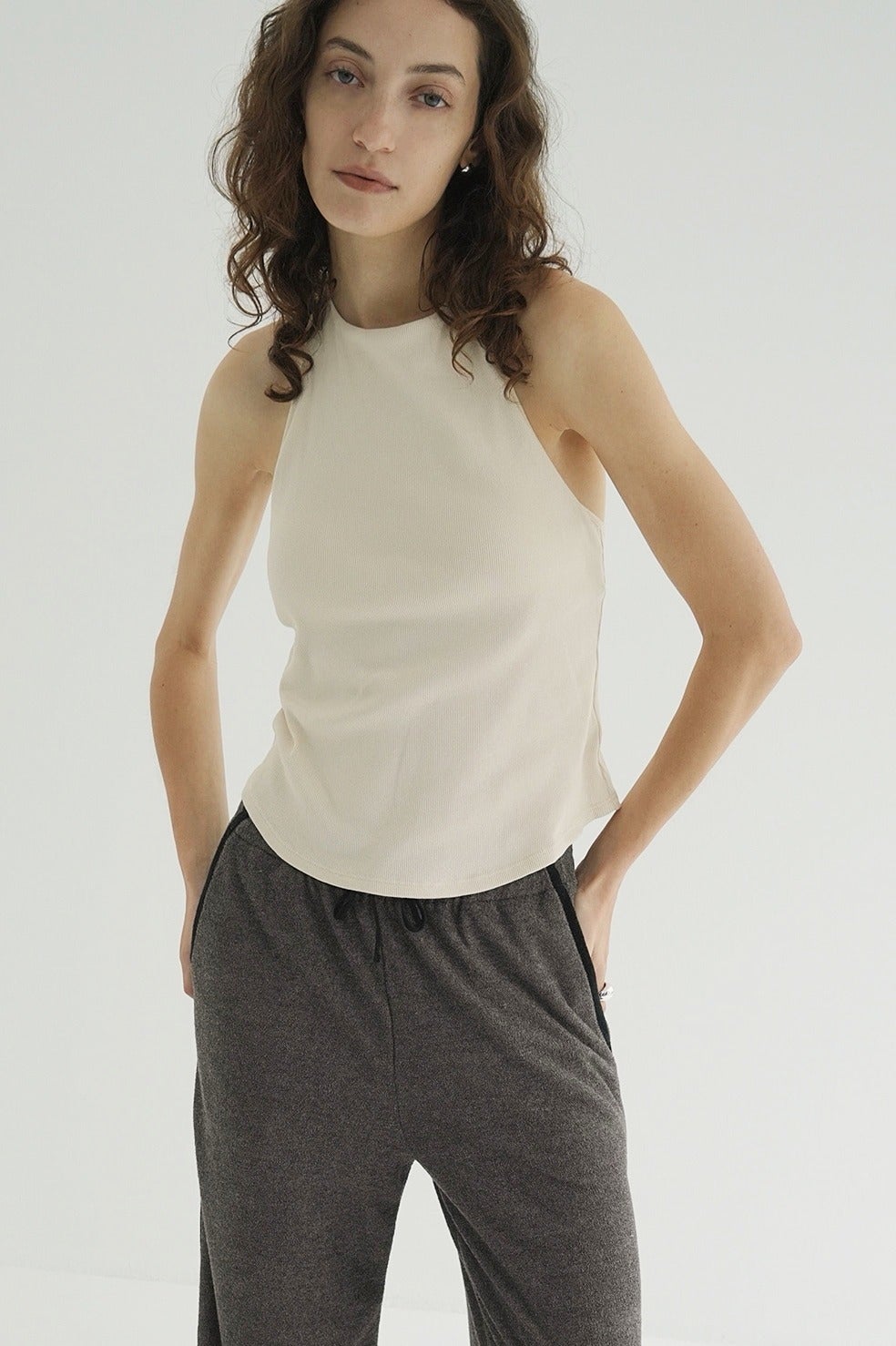 HALTER NECK CUP IN RIB TOPS