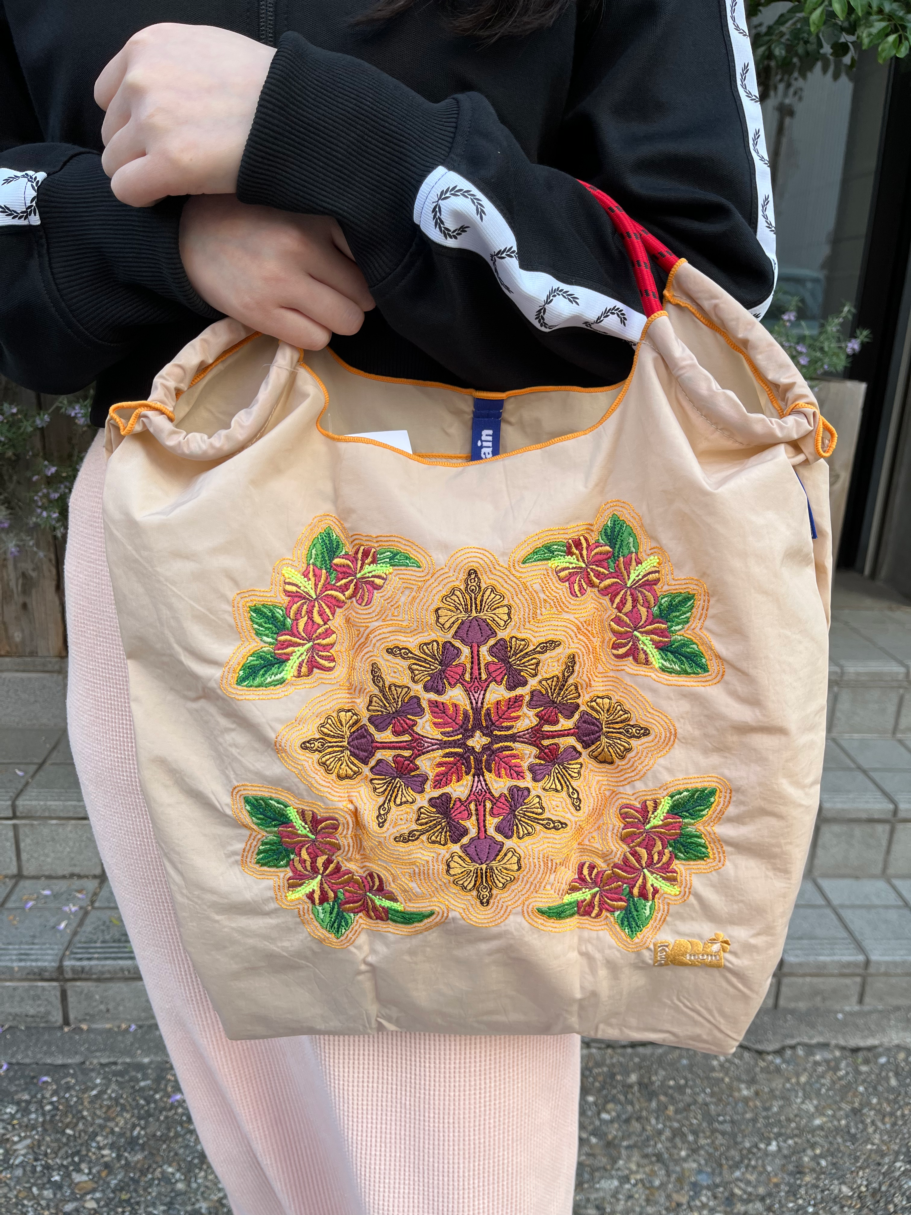 Hawaiian quilts hibiscus(Cathy Nakajima Collaboration Hawaiian Quilt Hibiscus) M#21 S/BEIGE- 36400121