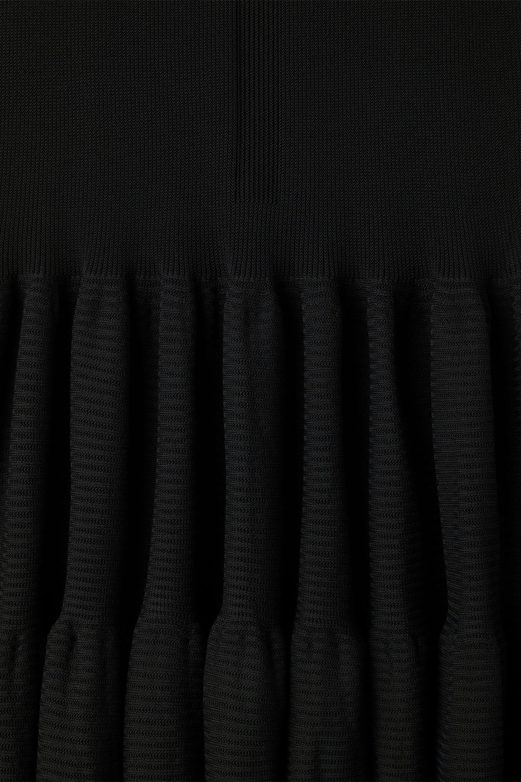CASCADES SLEEVELESS TOP