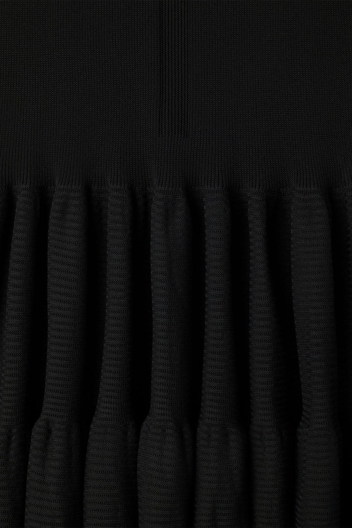 CASCADES SLEEVELESS TOP