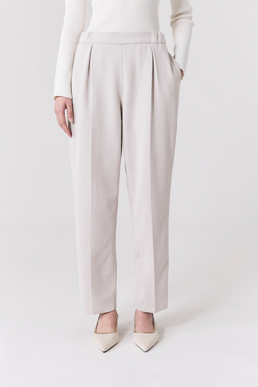 SOFT MILAN TUCK TAPERED PANTS
