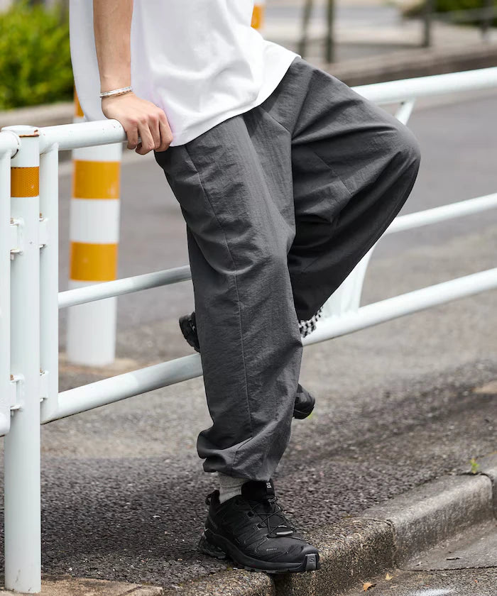 Wide Straight Nylon Track Pants / Tapered Silhouette Easy Nylon Pants